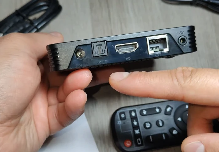 X88 Pro 13 Ultra HD Android TV Box connectivity